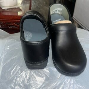 Dansko shoes 38 new